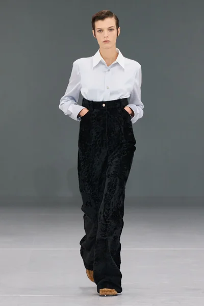 Look 9